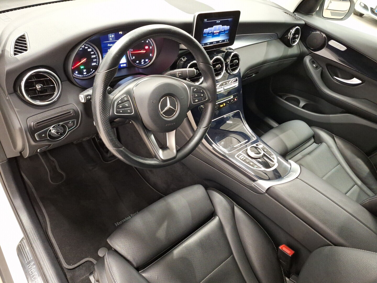 MERCEDES-BENZ GLC 2016