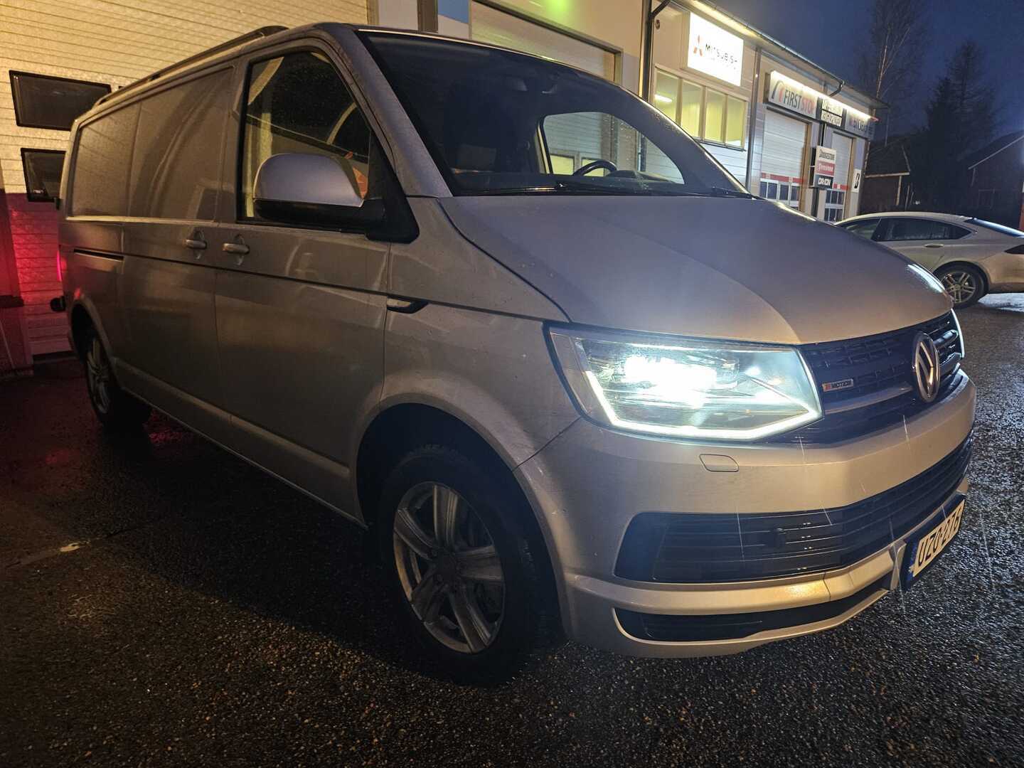 VOLKSWAGEN Transporter 2017