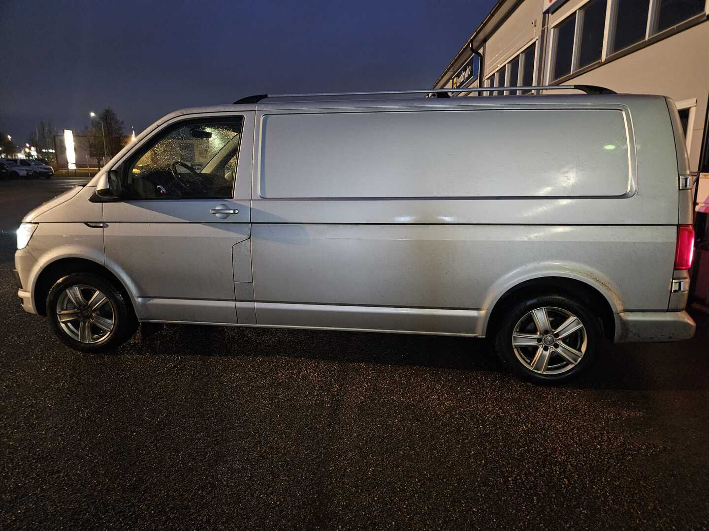 VOLKSWAGEN Transporter 2017
