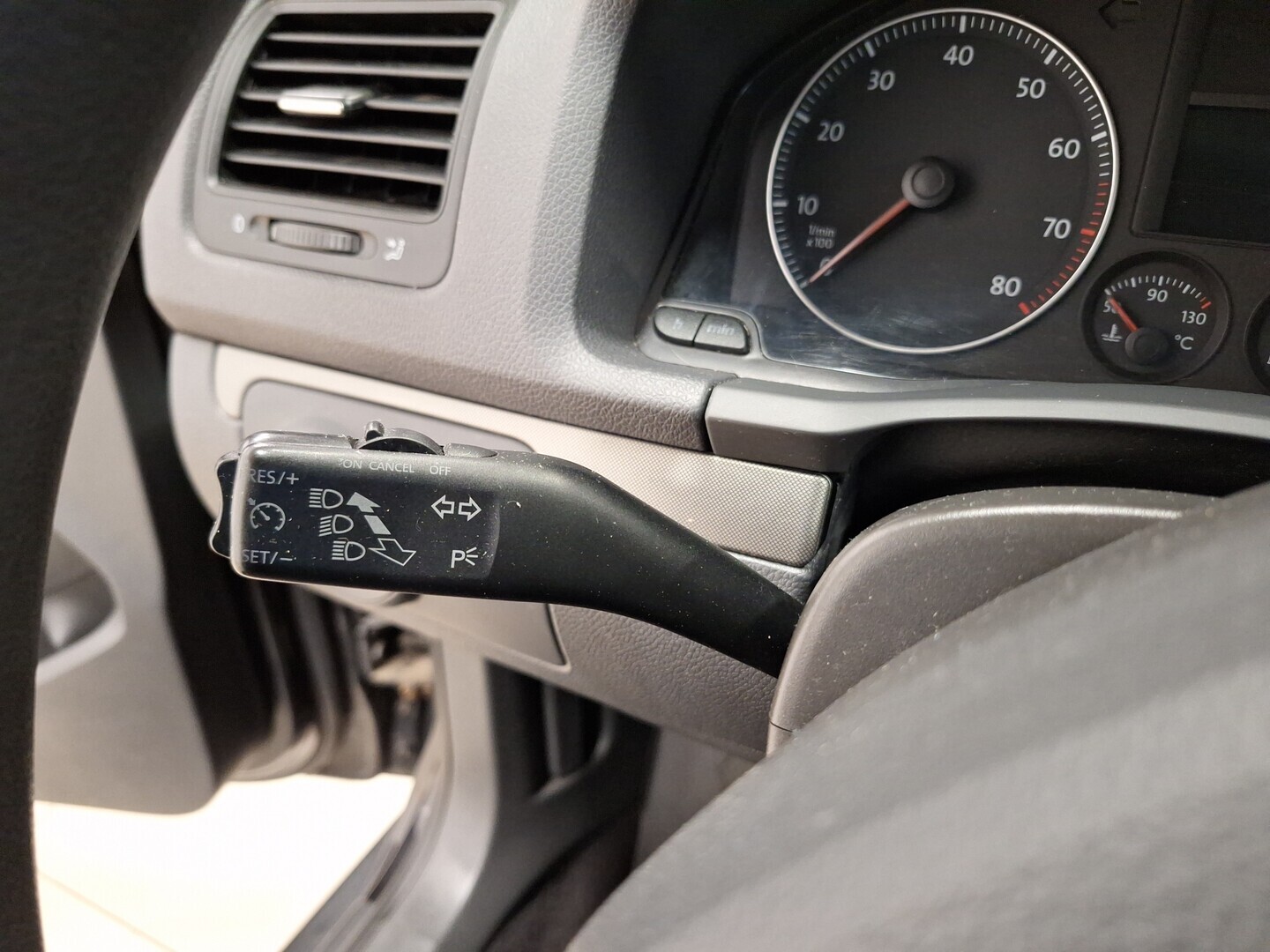 VOLKSWAGEN Golf 2005