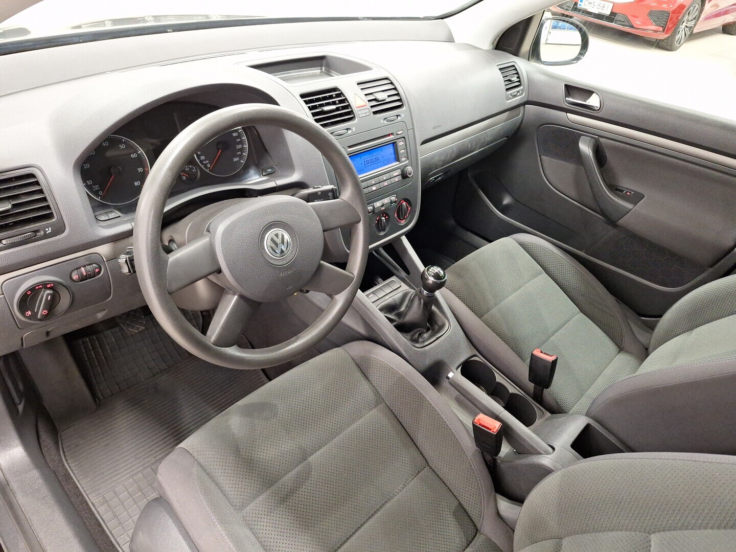 VOLKSWAGEN Golf 2005