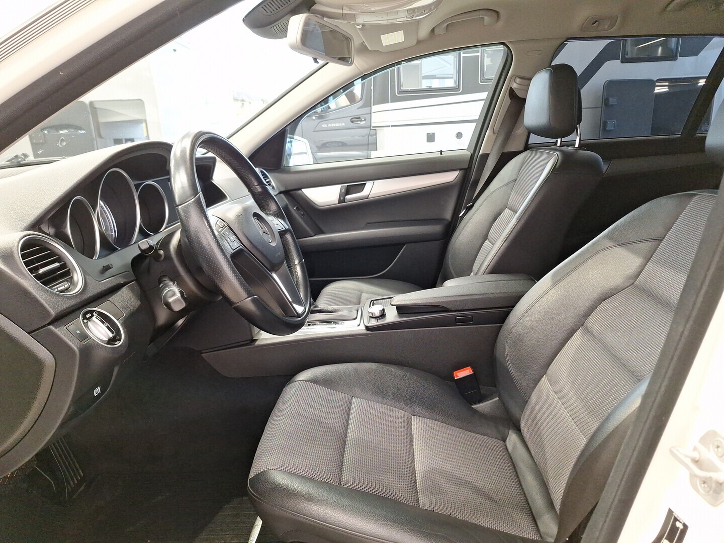 MERCEDES-BENZ C 2012