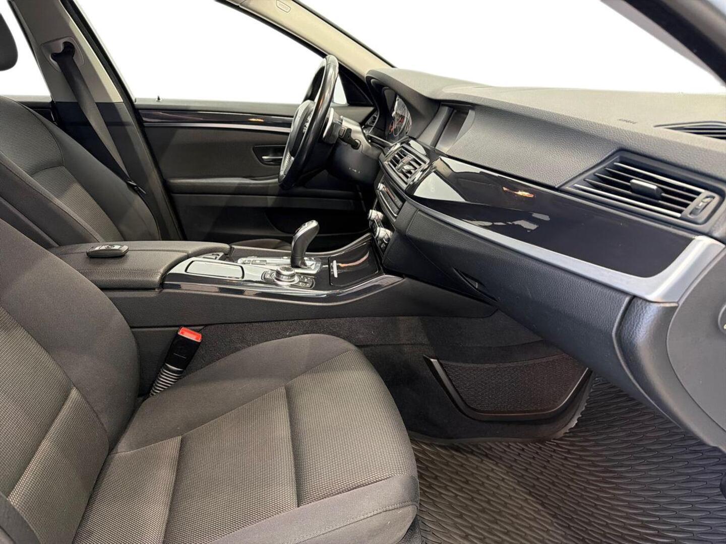 BMW 520 2011