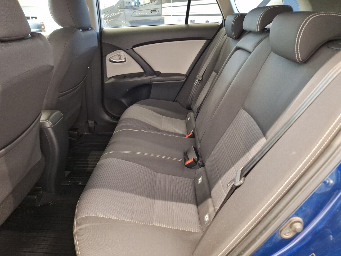 TOYOTA Avensis 2015