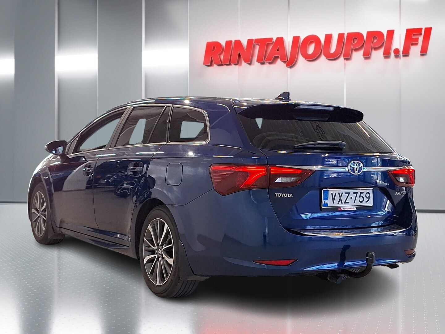 TOYOTA Avensis 2015
