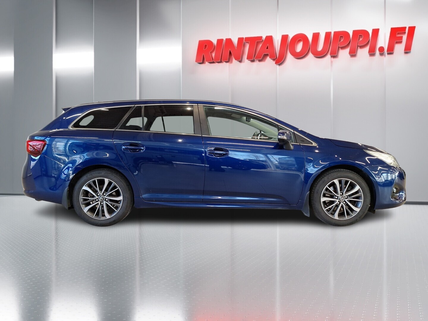 TOYOTA Avensis 2015