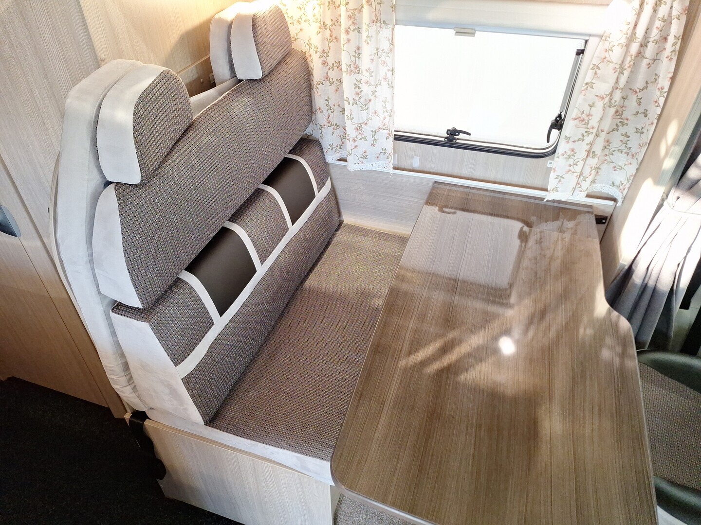 DETHLEFFS GLOBE S 2013