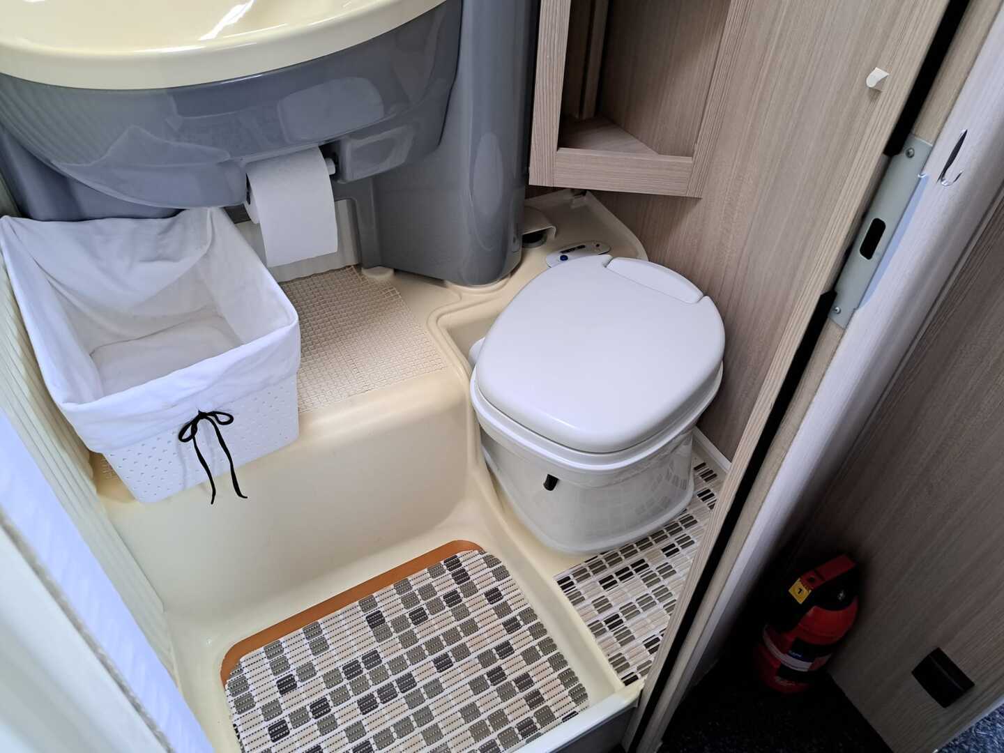 DETHLEFFS GLOBE S 2013