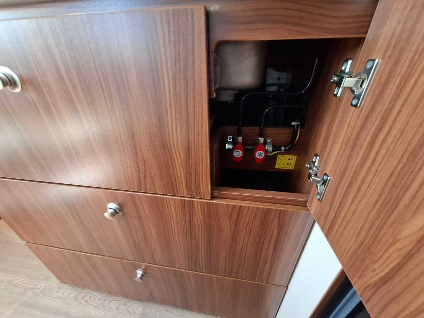 ADRIA TWIN 600 SP PLATINUM 2017