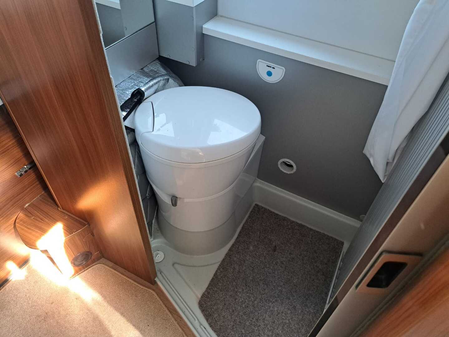 ADRIA TWIN 600 SP PLATINUM 2017