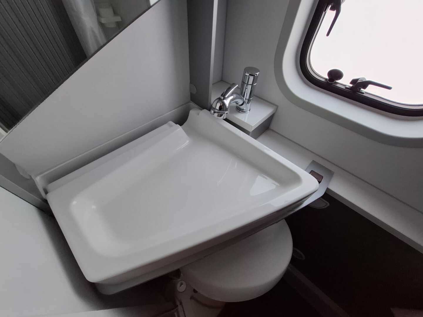 ADRIA TWIN 600 SP PLATINUM 2017