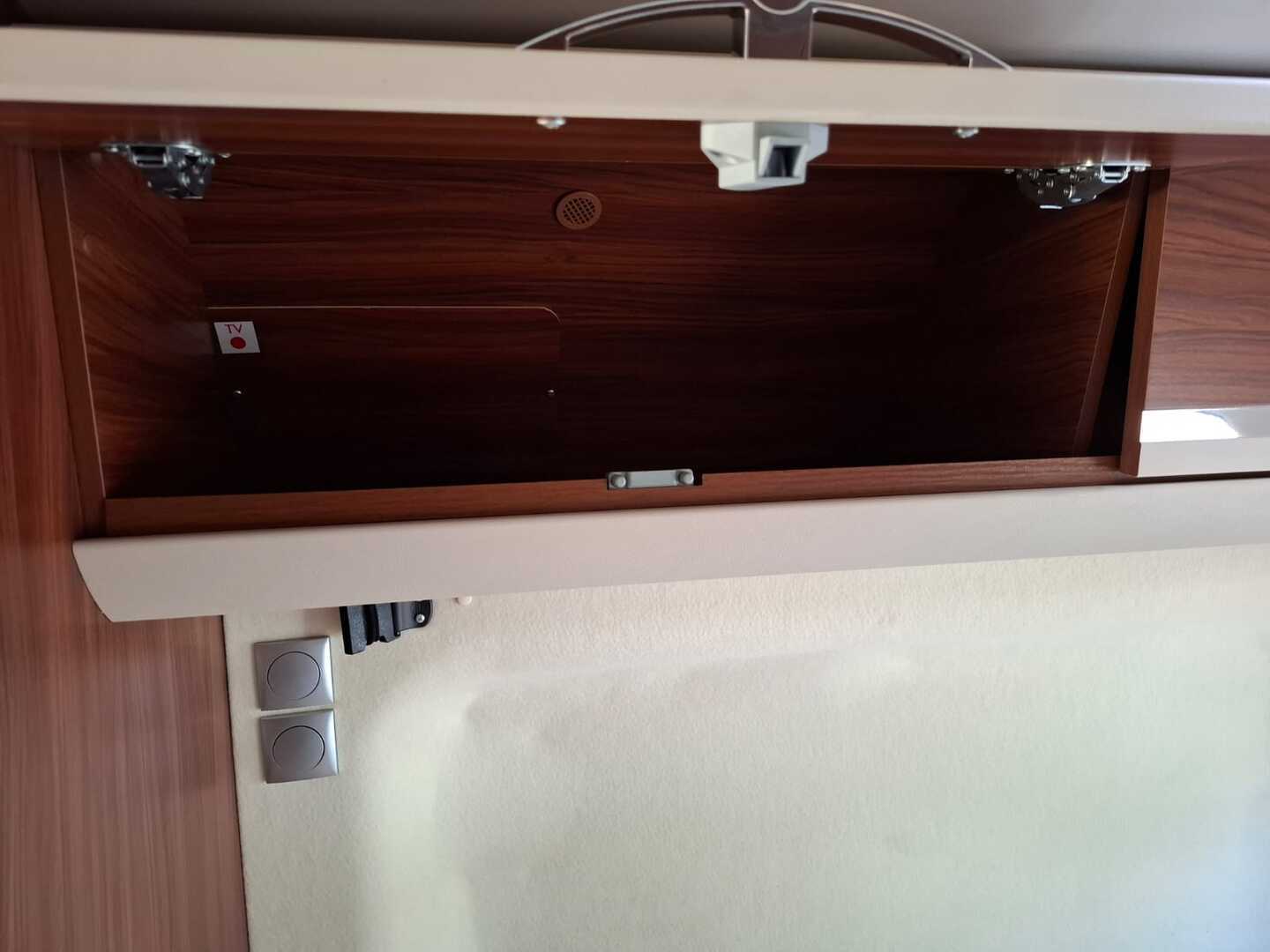 ADRIA TWIN 600 SP PLATINUM 2017