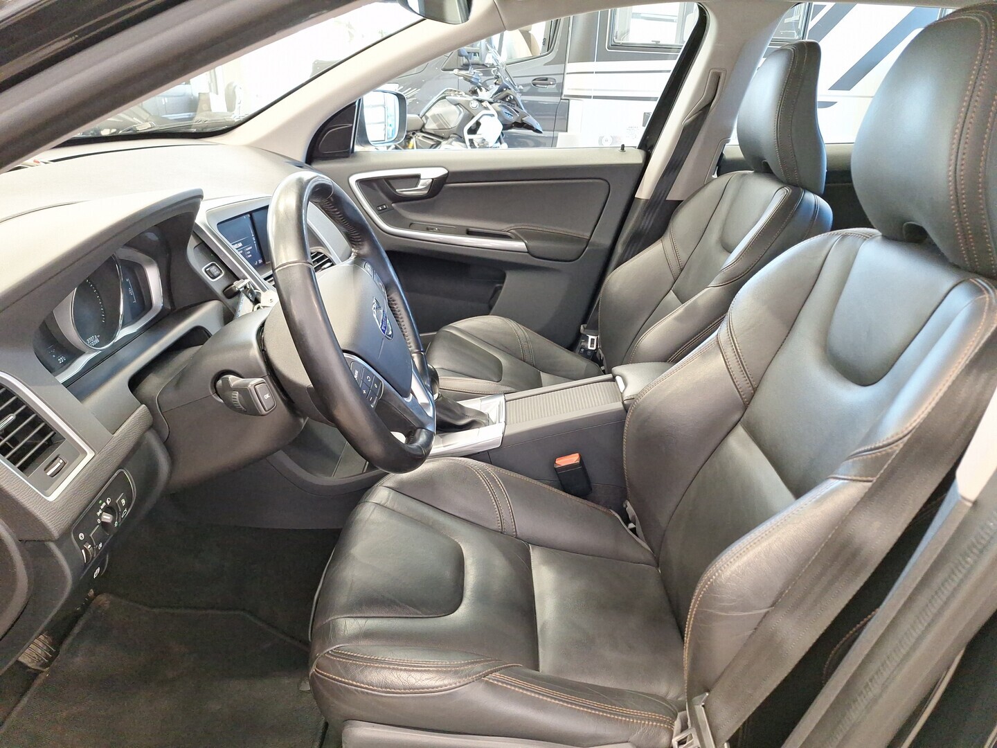 VOLVO XC60 2017