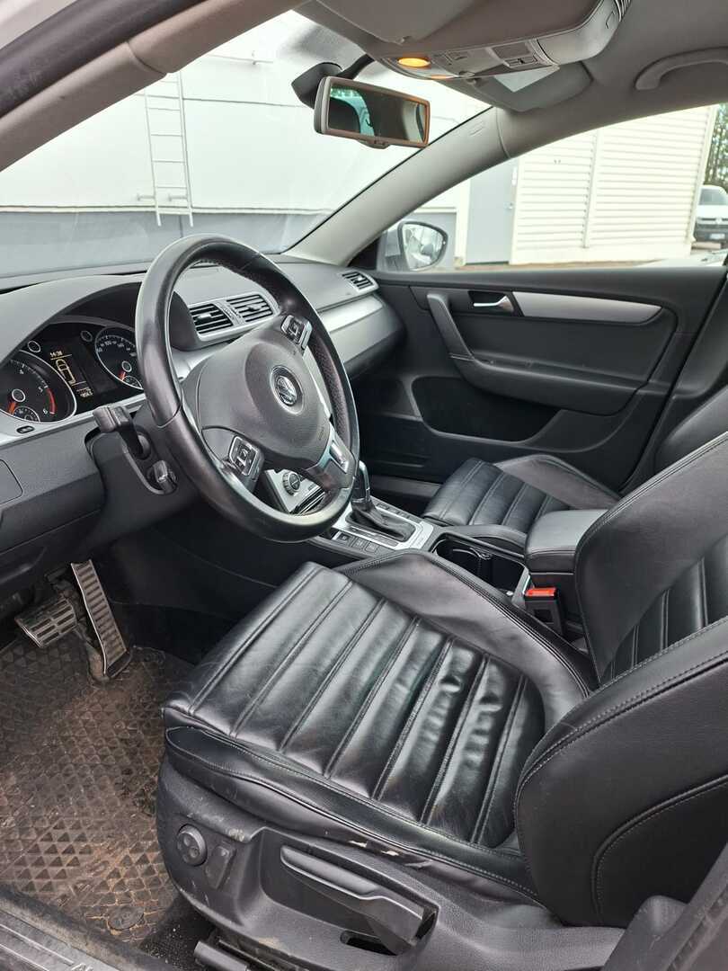 VOLKSWAGEN Passat 2013