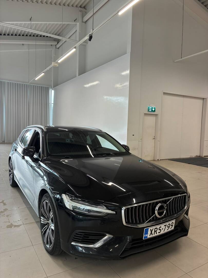 VOLVO V60 2021