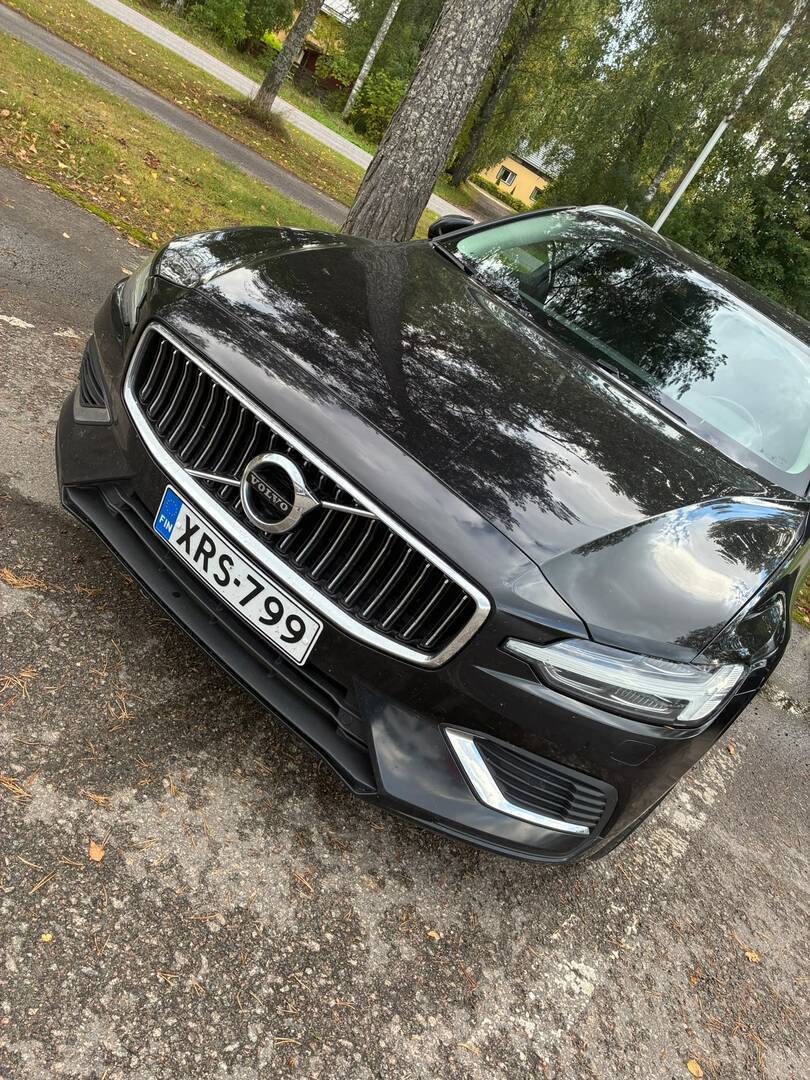 VOLVO V60 2021