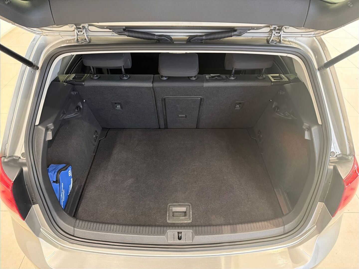 VOLKSWAGEN Golf 11
