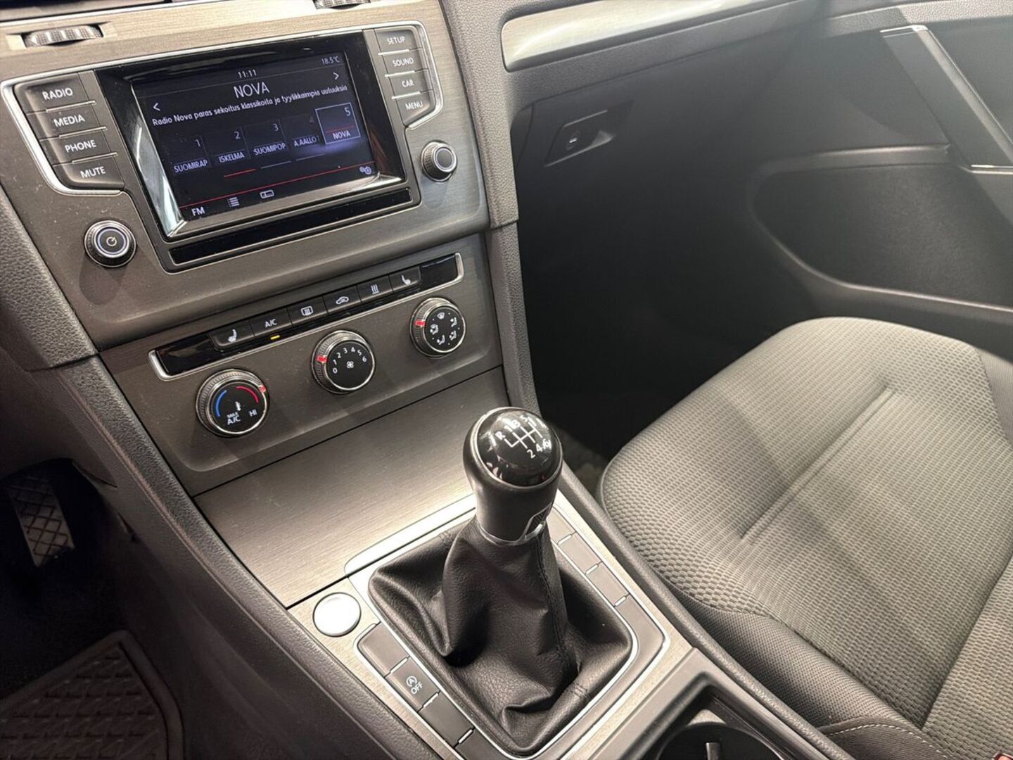 VOLKSWAGEN Golf 15