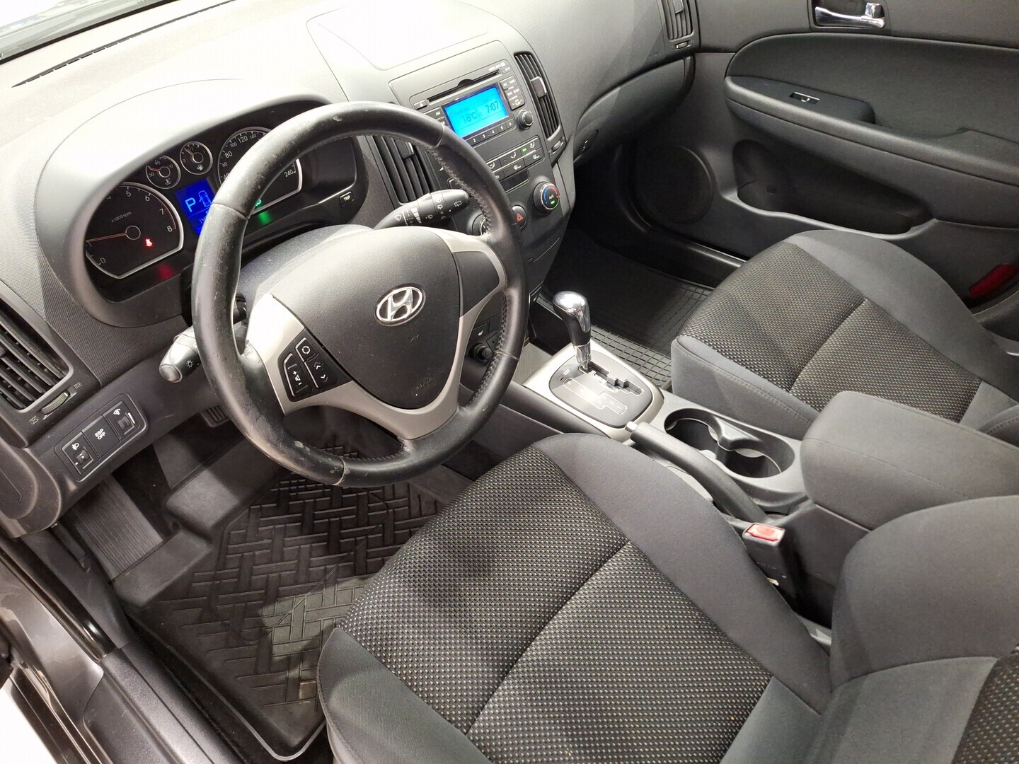 HYUNDAI i30 2010