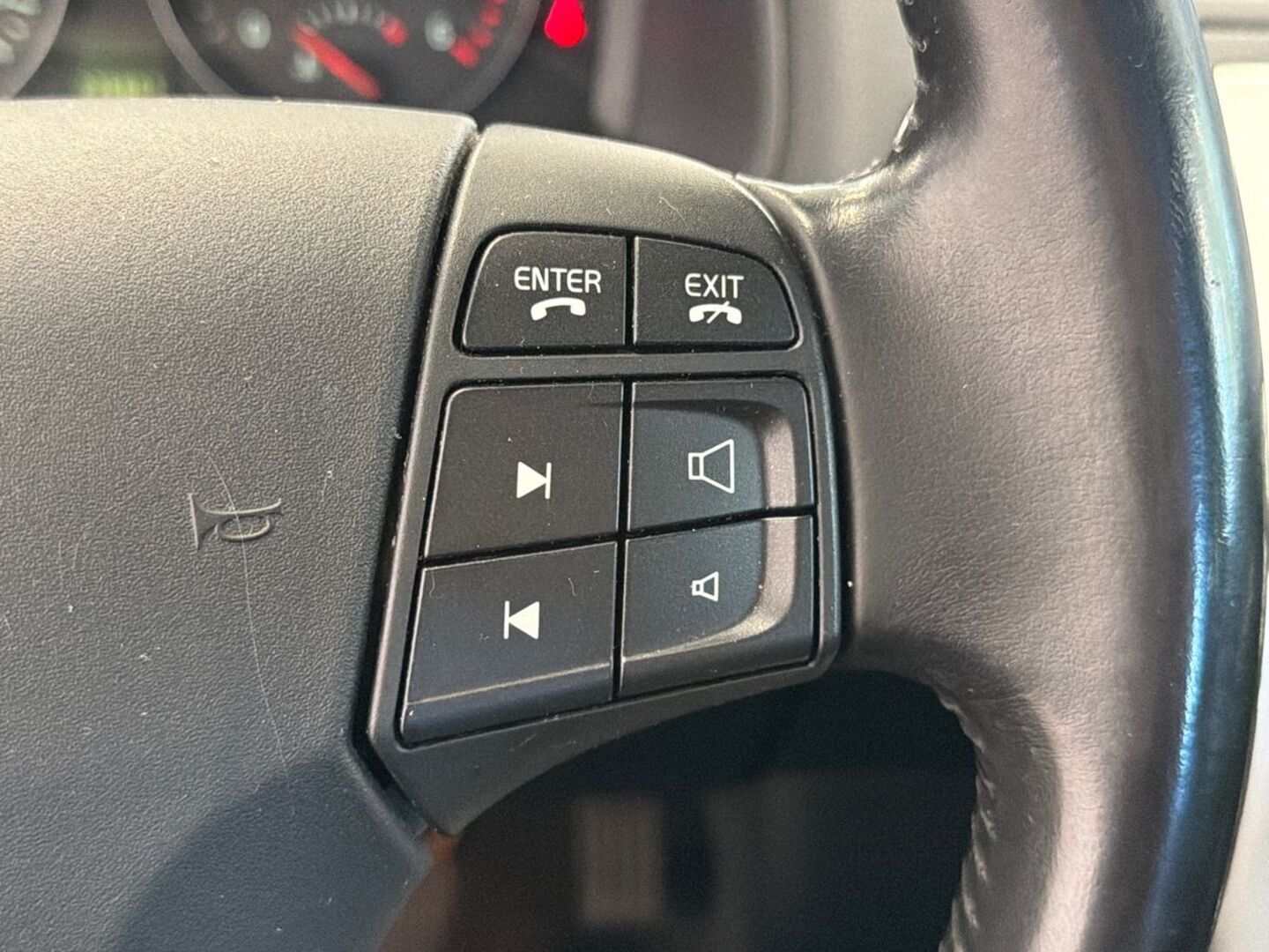 VOLVO V50 2011