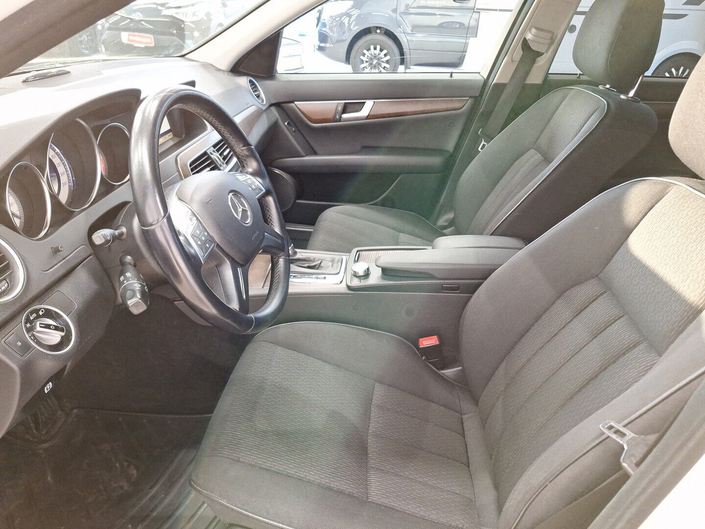 MERCEDES-BENZ C 2011