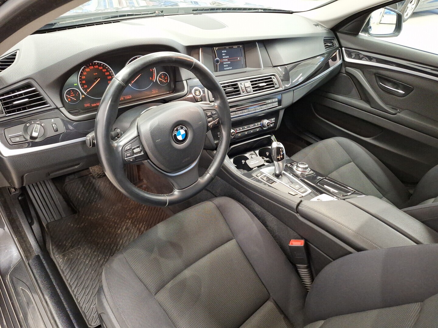 BMW 518 2013