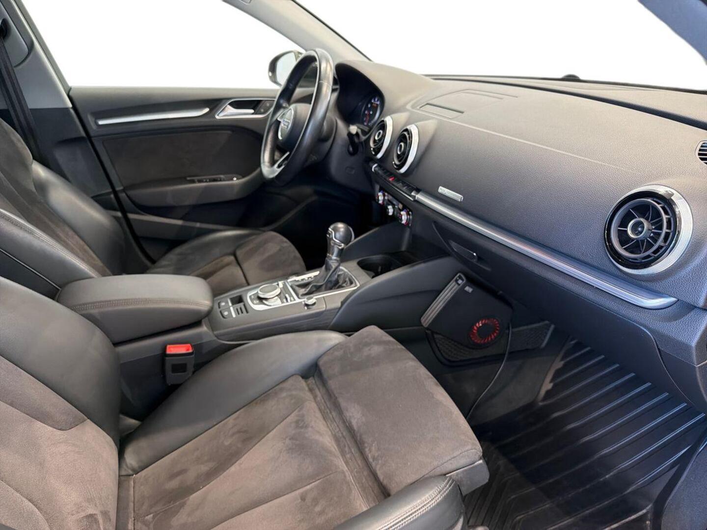 AUDI A3 2016