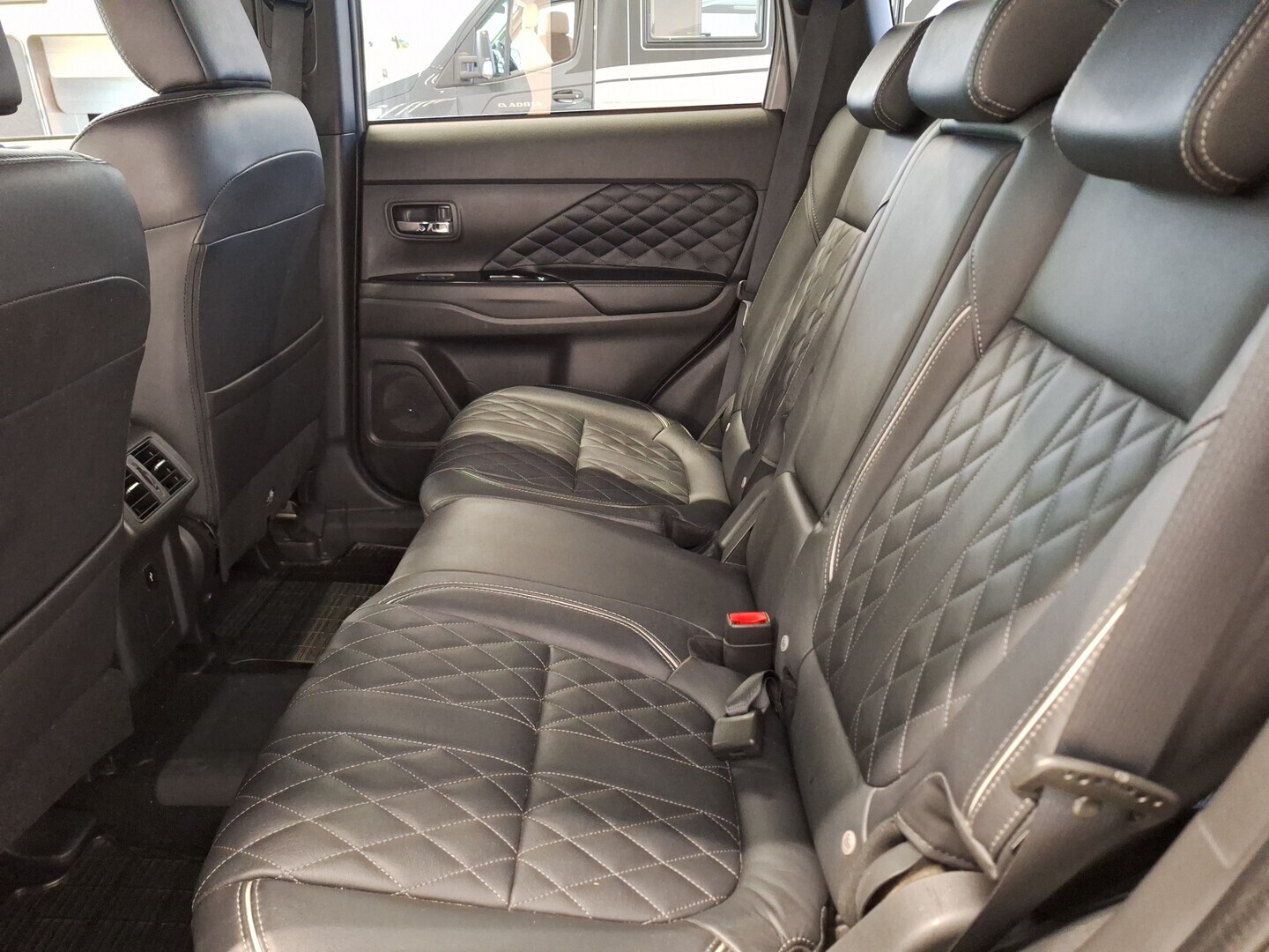 MITSUBISHI Outlander PHEV 2020