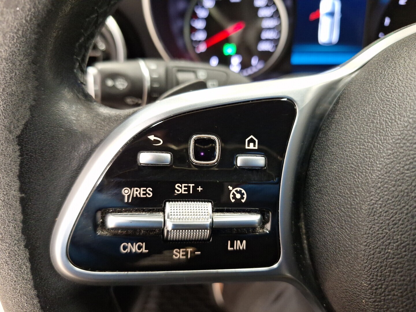 MERCEDES-BENZ C 2020