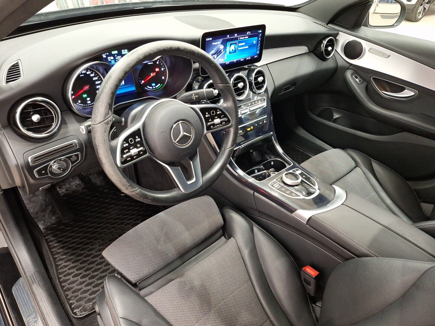 MERCEDES-BENZ C 2020