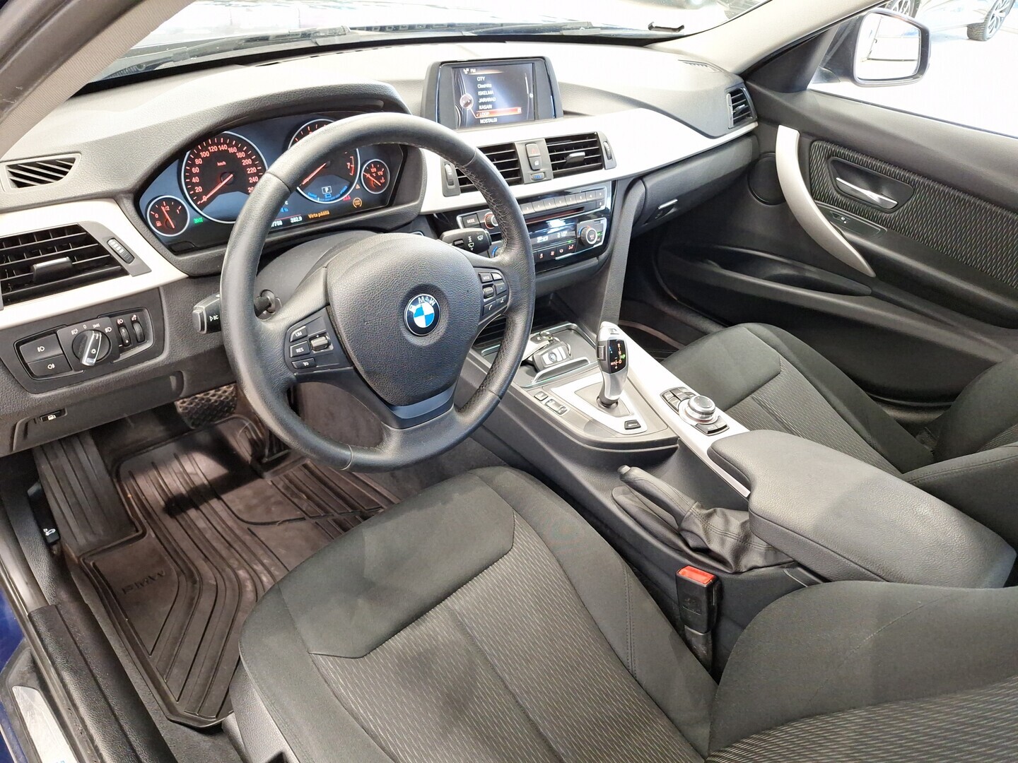 BMW 330 2017