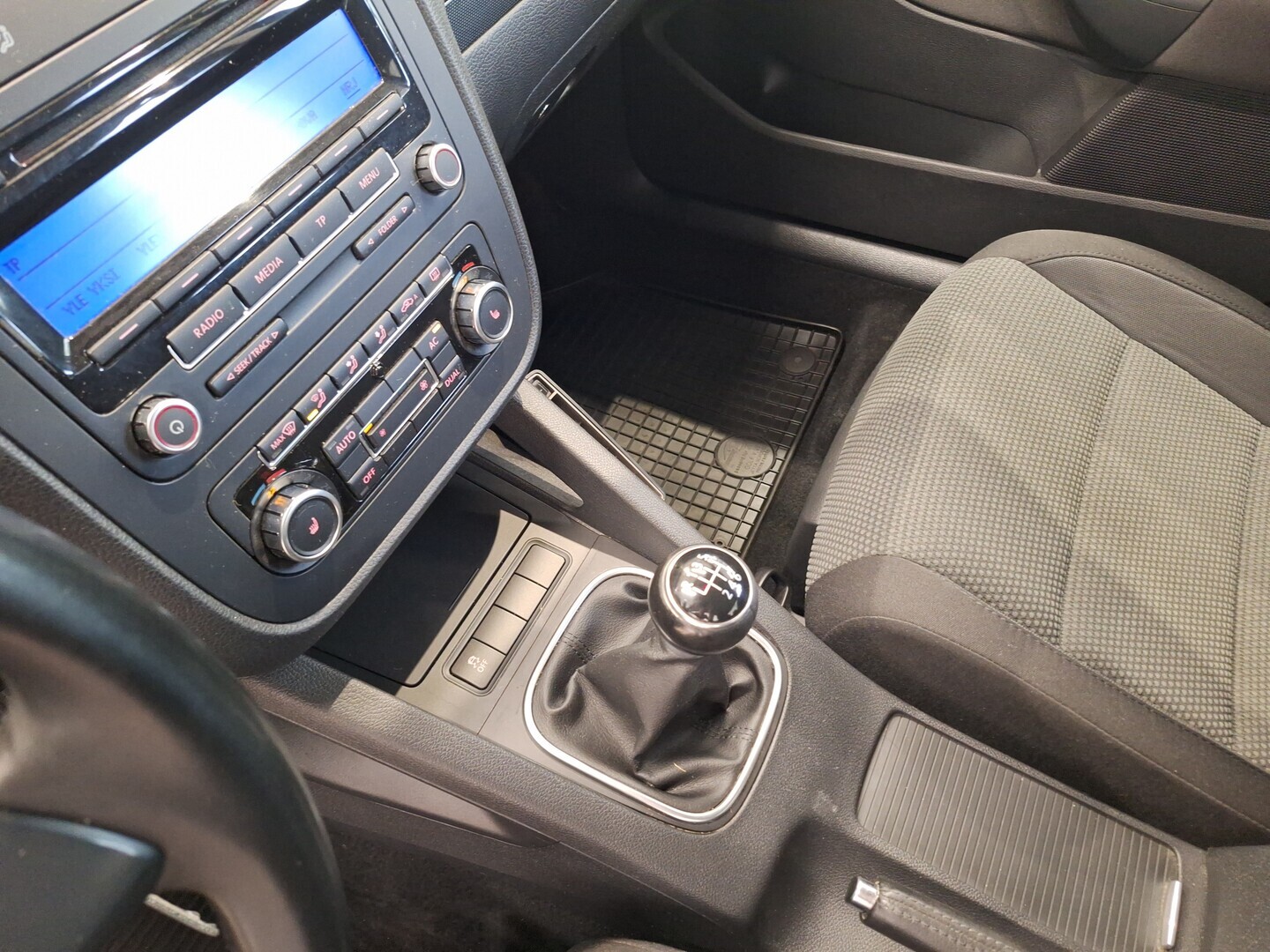 VOLKSWAGEN Jetta 2010