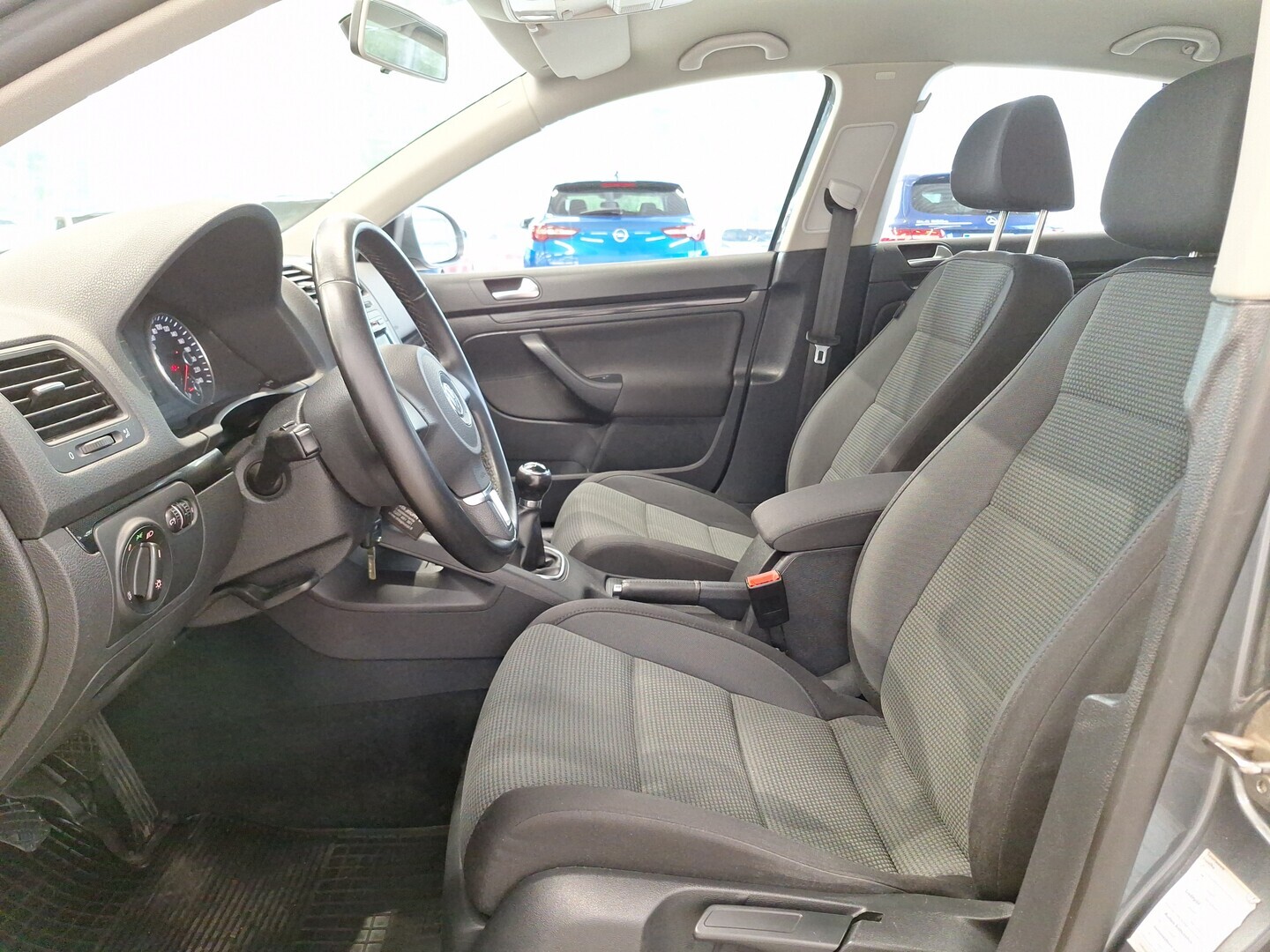 VOLKSWAGEN Jetta 2010