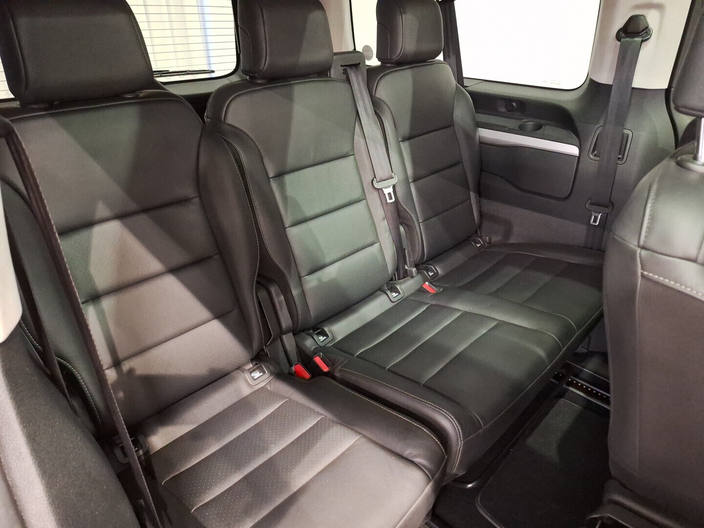 PEUGEOT e-Traveller 2021