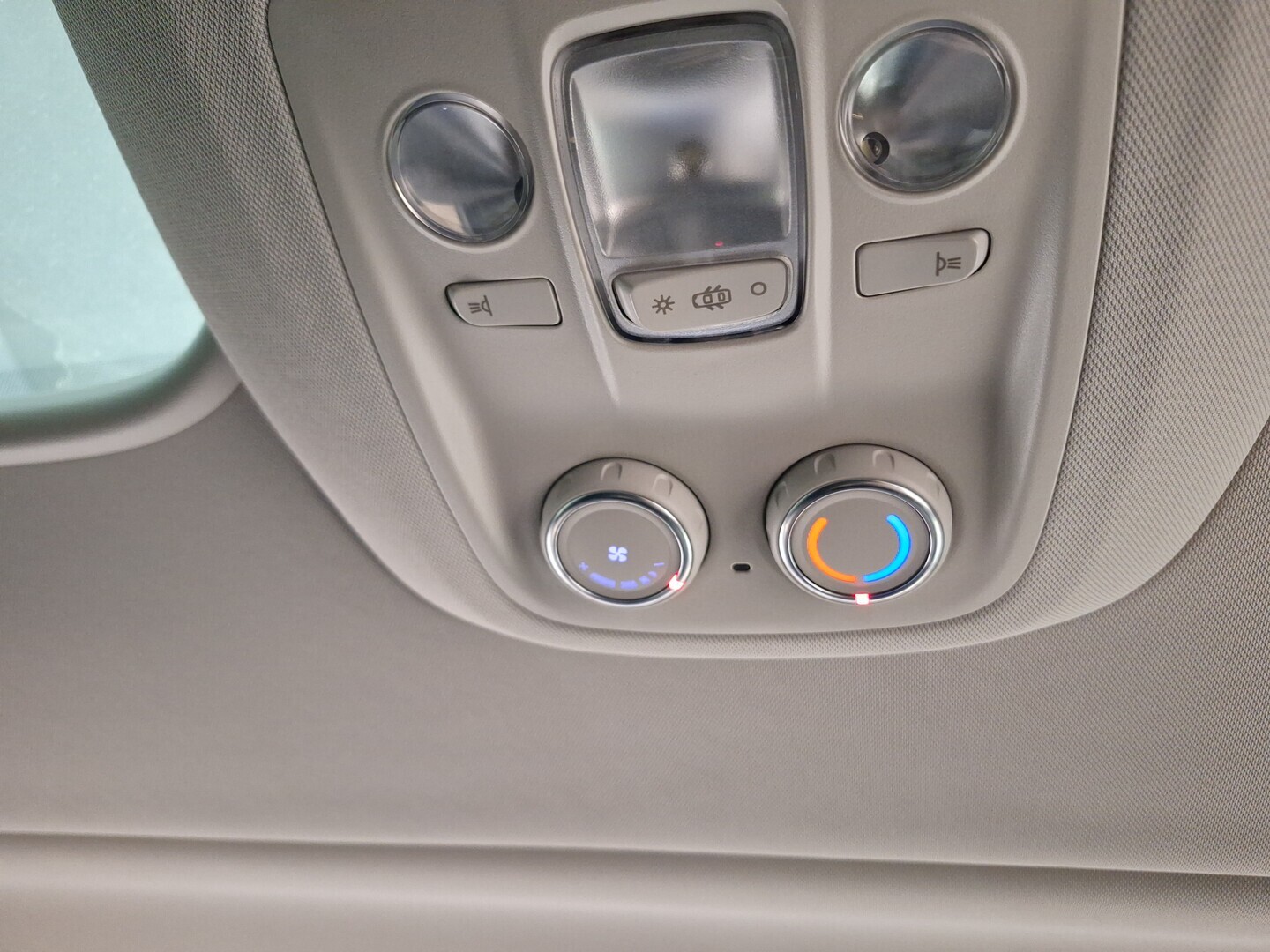 PEUGEOT e-Traveller 2021