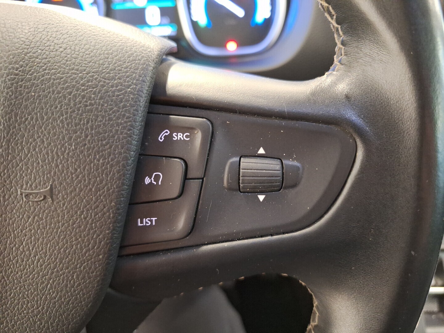 PEUGEOT e-Traveller 2021