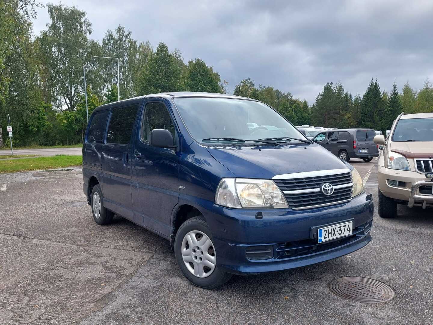 TOYOTA Hiace 2010