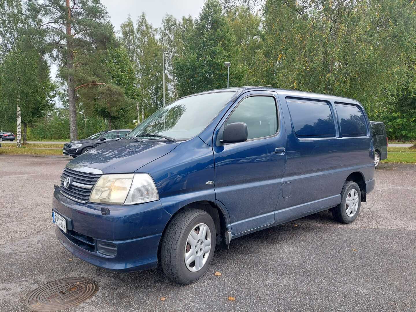 TOYOTA Hiace 2010