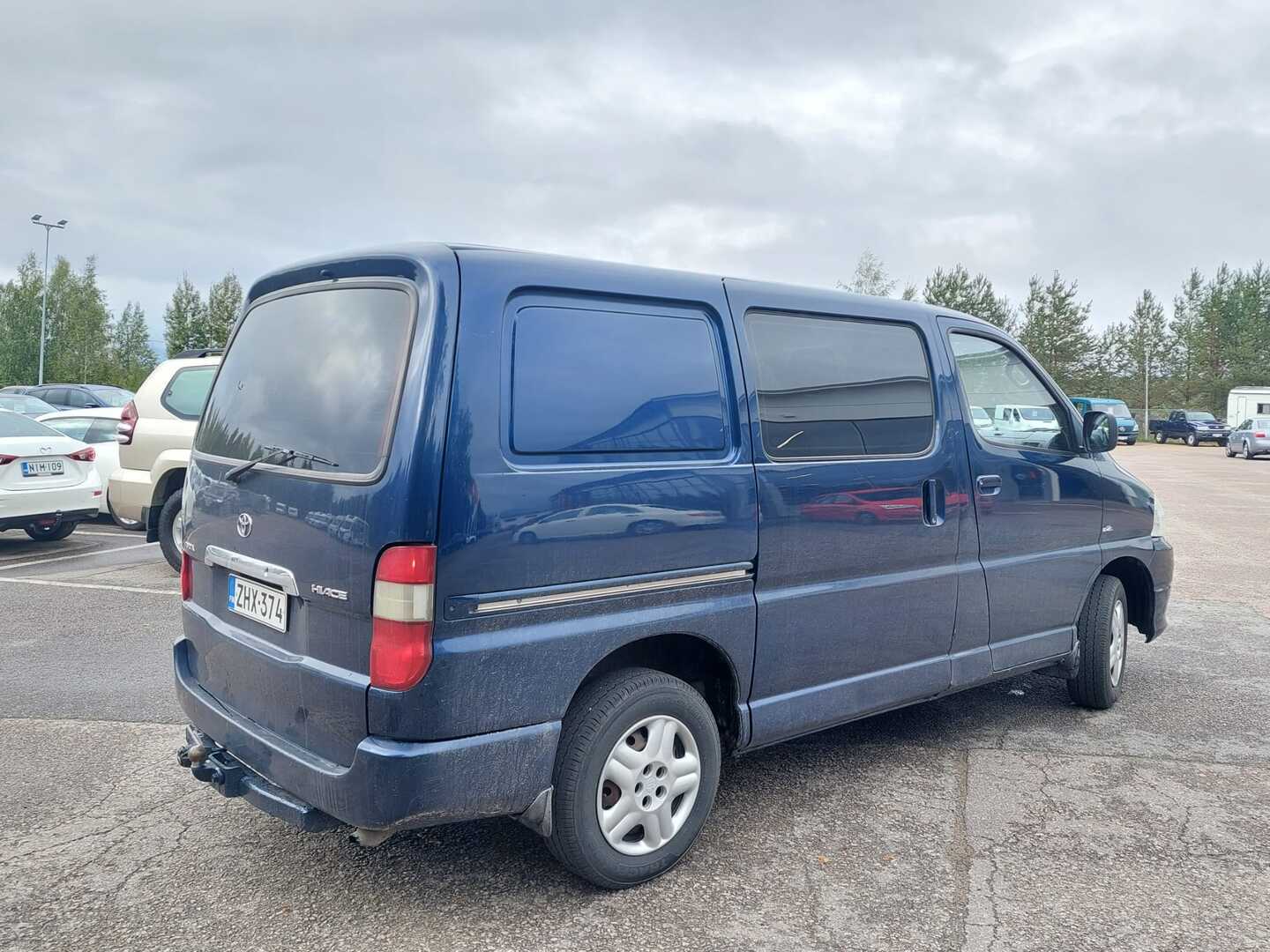 TOYOTA Hiace 2010