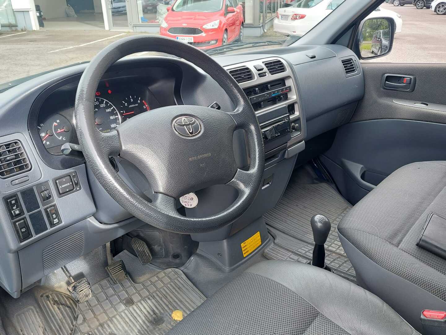 TOYOTA Hiace 2010