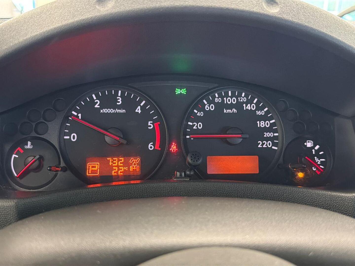 NISSAN Navara 2013