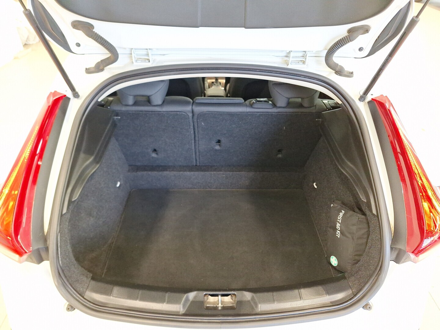 VOLVO V40 Cross Country 2016