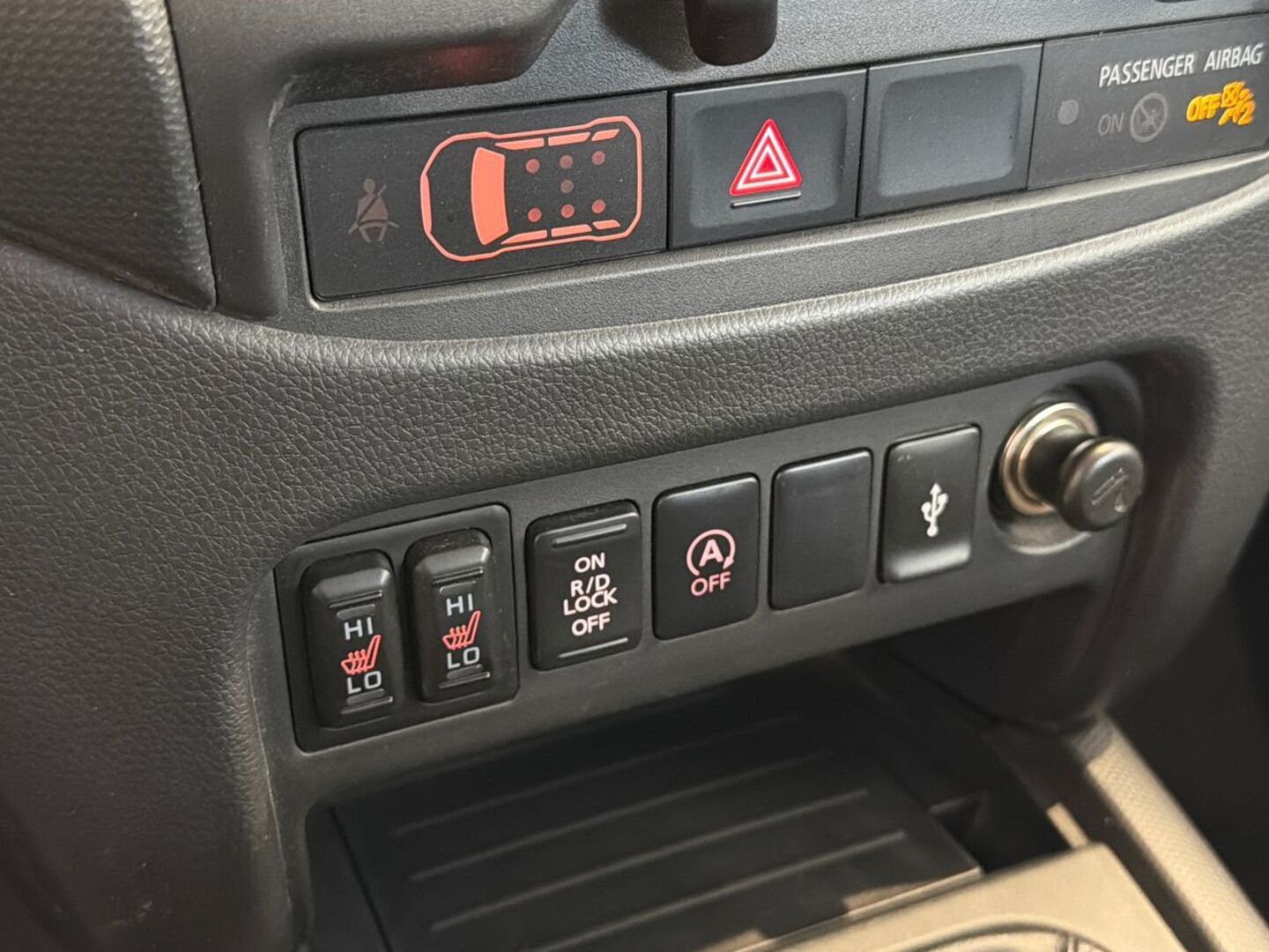 MITSUBISHI L200 2020
