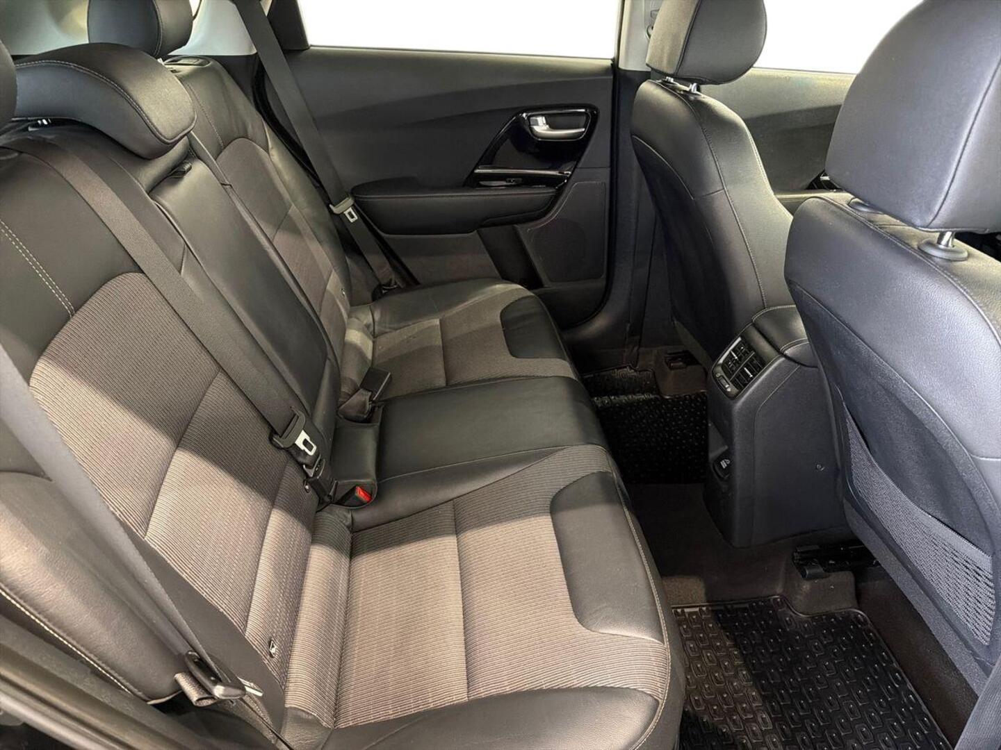 KIA Niro 2016