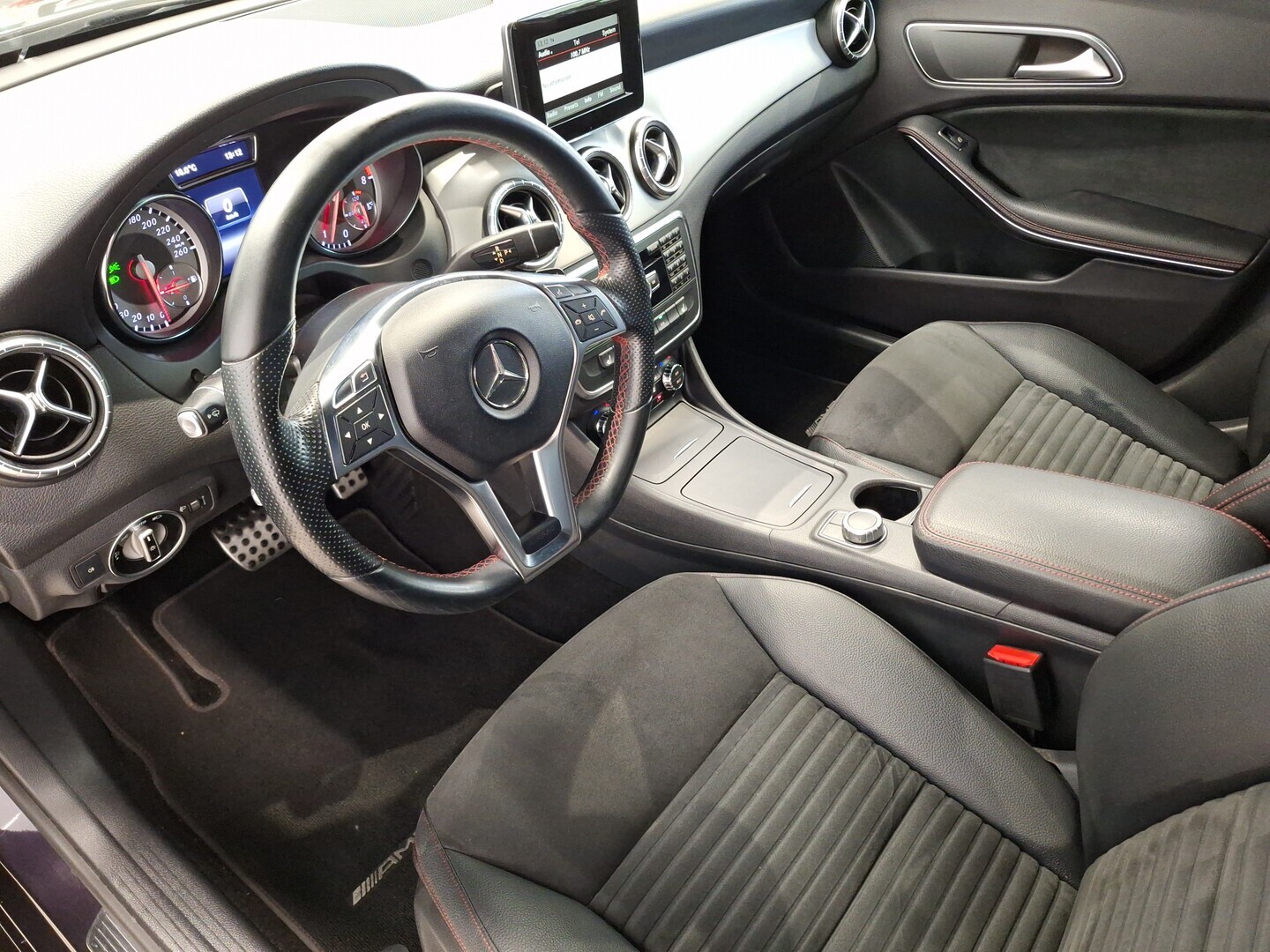 MERCEDES-BENZ CLA 2014