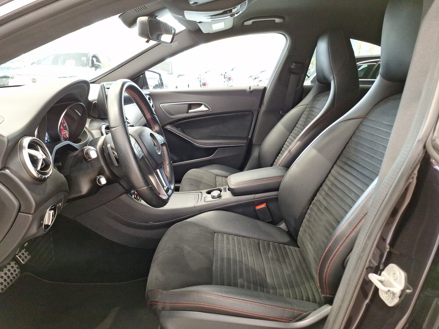 MERCEDES-BENZ CLA 2014