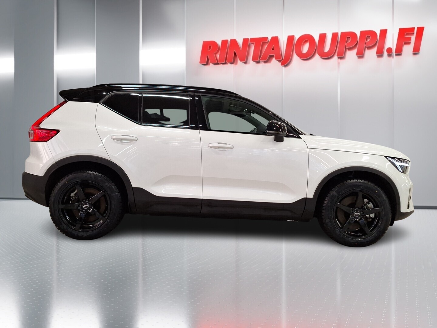 VOLVO XC40 2023