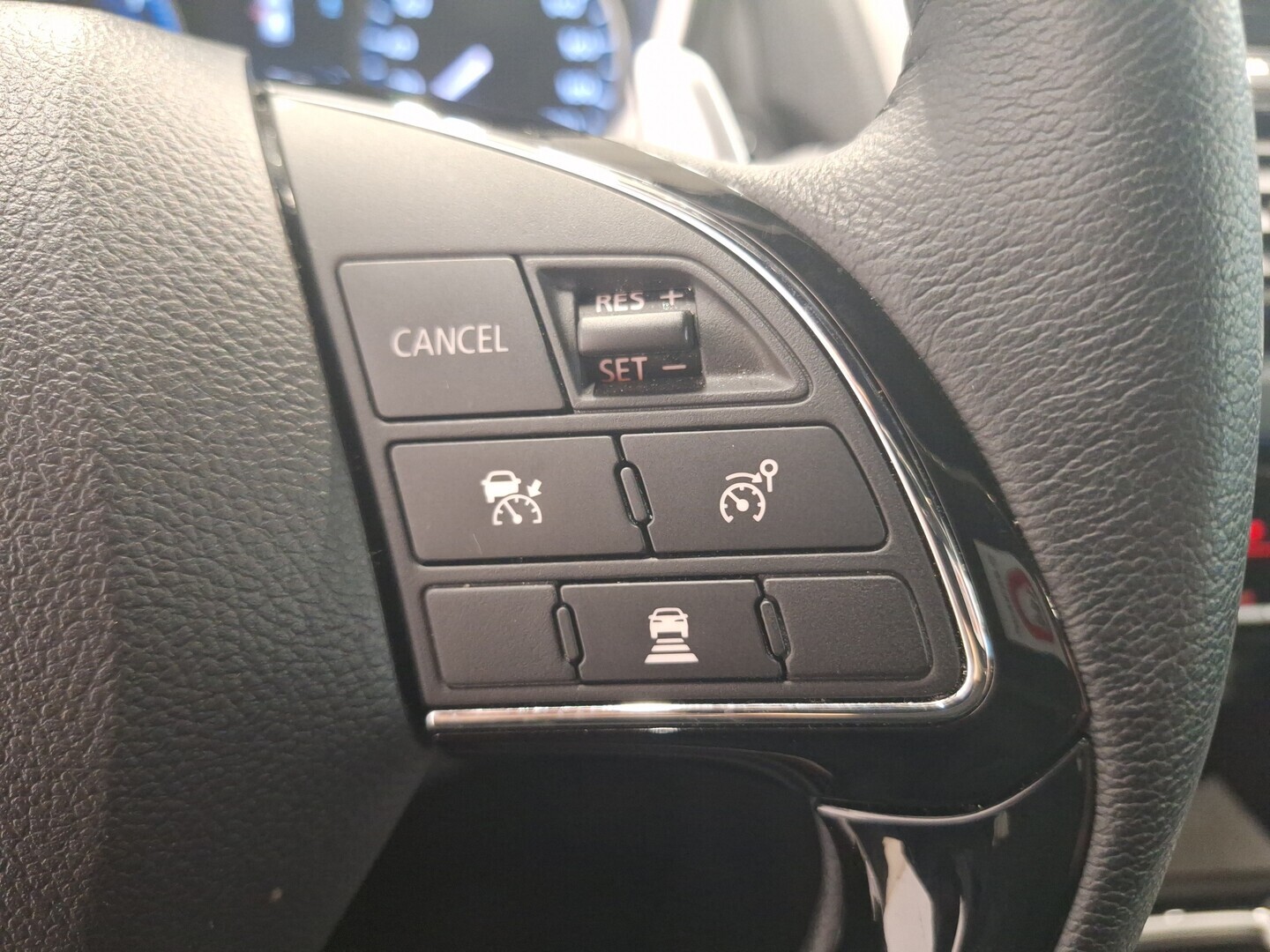 MITSUBISHI Eclipse Cross 2025