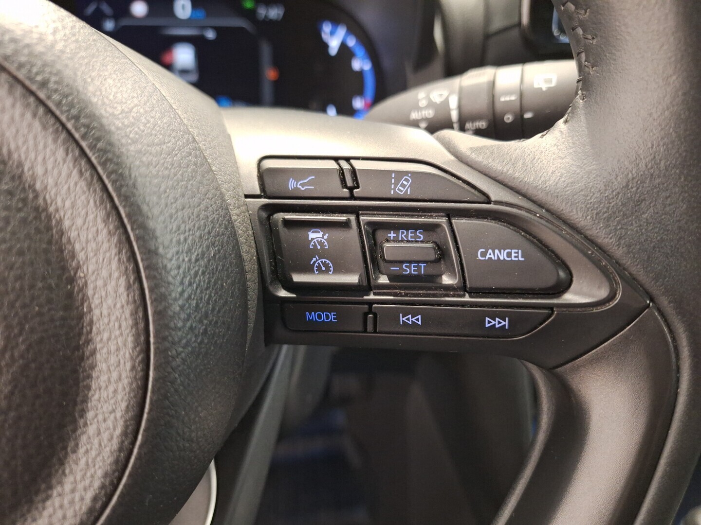 TOYOTA Yaris Cross 2023