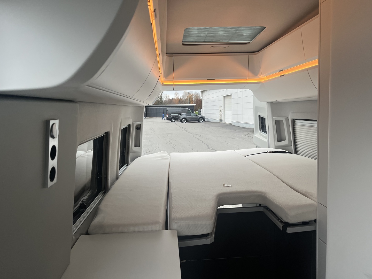 VOLKSWAGEN GRAND CALIFORNIA 680 2021